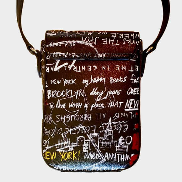 NWT DKNY Graffiti Cleo NS Phone Crossbody Bag - Picture 2 of 5